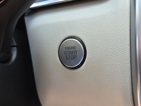 Certified 2023 Kia Sorento S w/ Panoramic Sunroof Package image 27