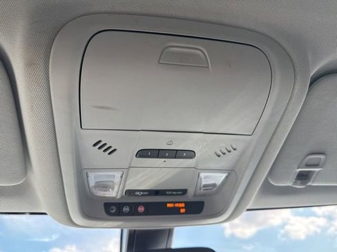 Used 2019 Chevrolet Blazer LT image 23