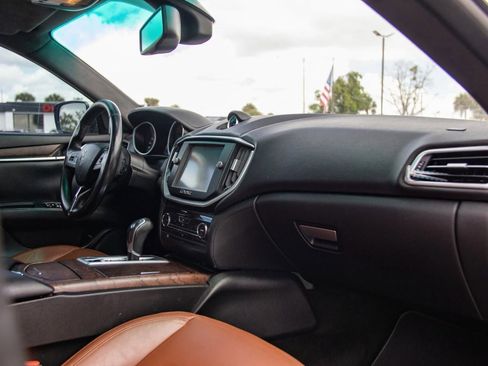 Used 2014 Maserati Ghibli S Q4 AWD/4WD image 27