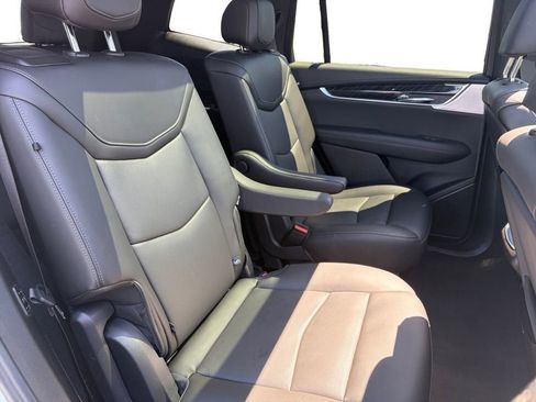 Certified 2024 Cadillac XT6 Premium Luxury FWD image 18
