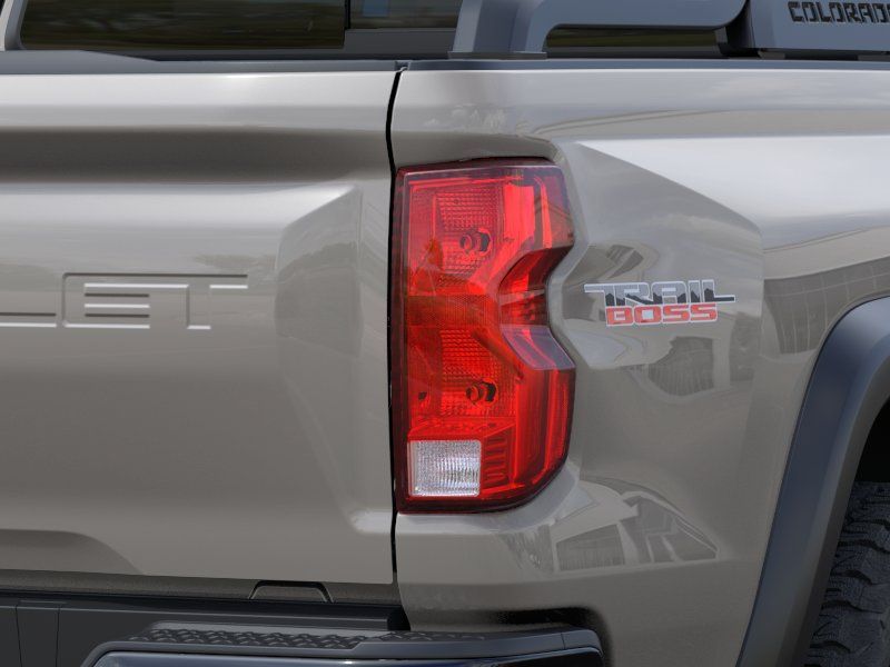 New 2026 Chevrolet Colorado Trail Boss w/ Midnight Edition AWD/4WD image 11