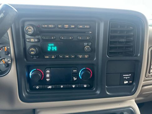 Used 2005 GMC Sierra 2500 SLE w/ Heavy-Duty Power Package image 13