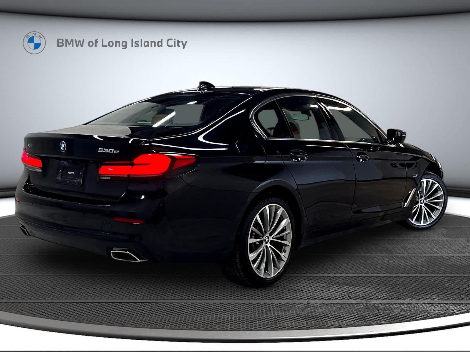Used 2023 BMW 530e xDrive w/ Premium Package AWD/4WD image 5