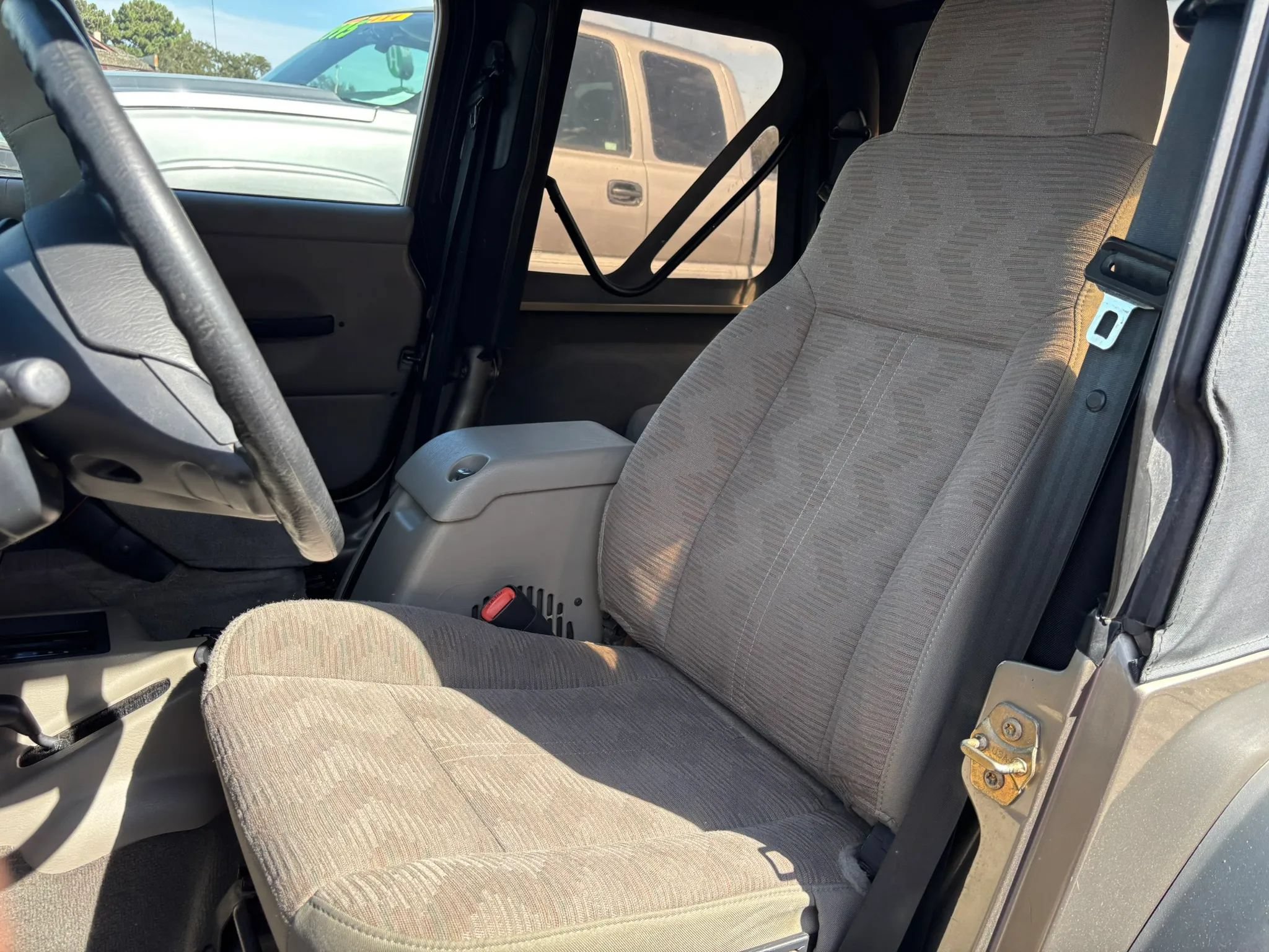 Used 2004 Jeep Wrangler X w/ Convenience Group AWD/4WD image 19
