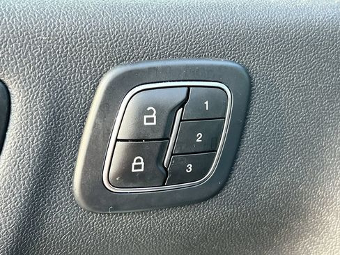 Used 2023 Ford Escape Platinum AWD/4WD image 13