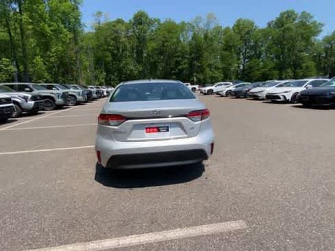 Used 2024 Toyota Corolla LE FWD image 10