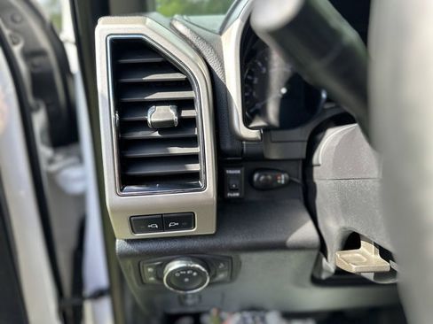 Used 2019 Ford F250 Lariat w/ Lariat Value Package AWD/4WD image 17