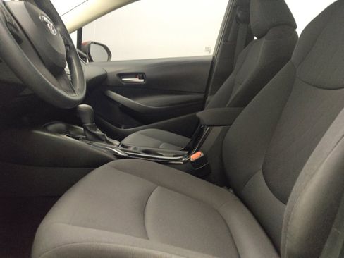 Used 2021 Toyota Corolla LE w/ LE Convenience Package FWD image 17