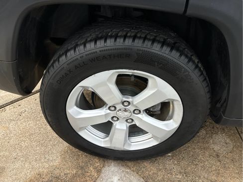 Used 2018 Jeep Compass Latitude w/ Popular Equipment Group image 32