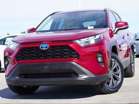 Certified 2022 Toyota RAV4 XLE Premium image 3