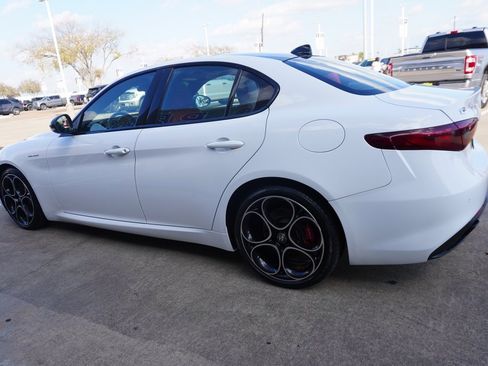 Used 2022 Alfa Romeo Giulia Veloce image 4