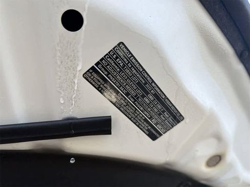 Used 2023 Nissan Rogue SV image 9