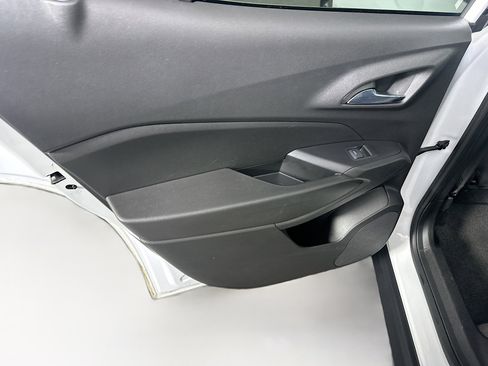 Used 2025 Chevrolet Trax LS image 25