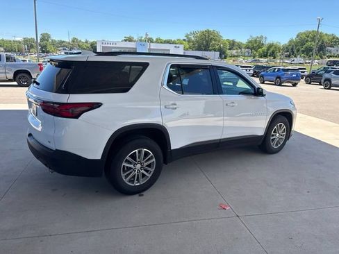 Used 2023 Chevrolet Traverse LT AWD/4WD image 10