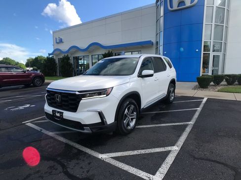 Certified 2024 Honda Pilot EX-L image 3