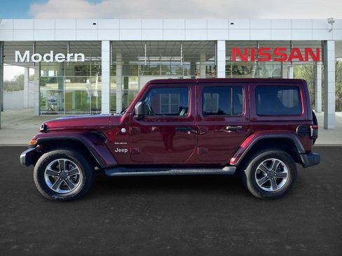 Used 2021 Jeep Wrangler Unlimited Sahara image 2