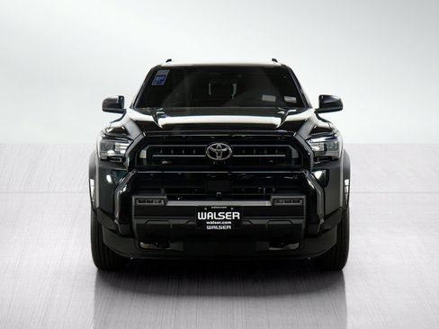 Used 2025 Toyota 4Runner SR5 AWD/4WD image 8