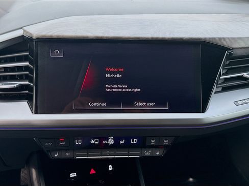 Used 2024 Audi Q4 e-tron Prestige image 10