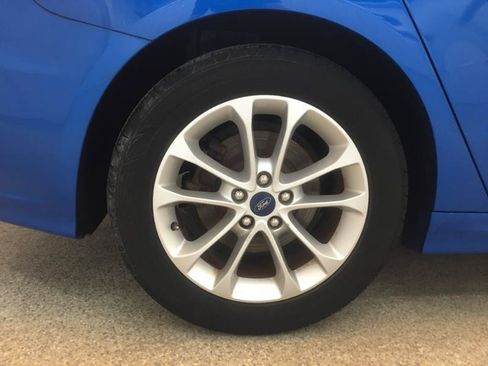 Used 2019 Ford Fusion SE FWD image 16