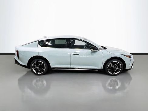 New 2025 Kia K4 GT-Line image 8