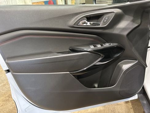 New 2026 Chevrolet Trax RS w/ Sunroof Package FWD image 17