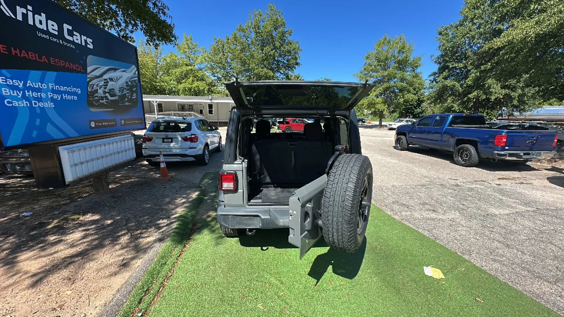 Used 2020 Jeep Wrangler Sport AWD/4WD image 9