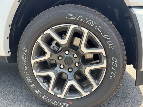 Used 2026 RAM 1500 Laramie w/ Sport Appearance Package AWD/4WD image 14