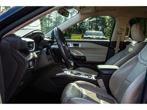 Used 2021 Ford Explorer Platinum w/ Equipment Group 601A image 12