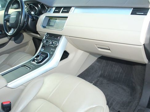 Used 2017 Land Rover Range Rover Evoque SE AWD/4WD image 24