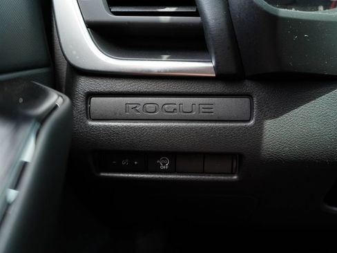 Used 2026 Nissan Rogue S FWD image 30