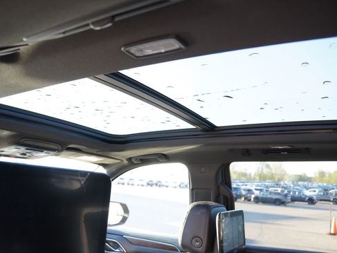 Used 2021 Chevrolet Tahoe High Country w/ Premium Package AWD/4WD image 5