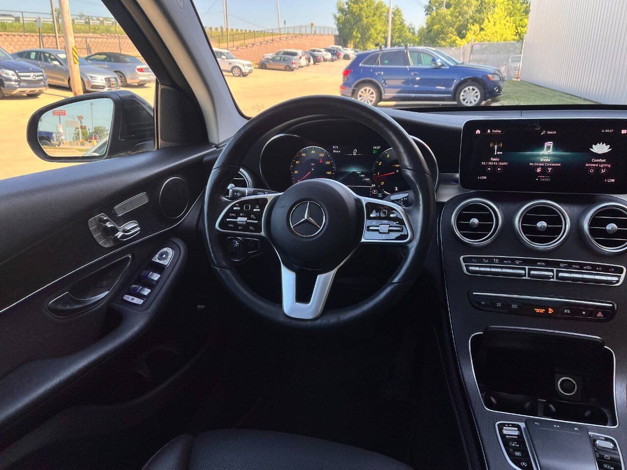 Used 2021 Mercedes-Benz GLC 300 4MATIC image 17