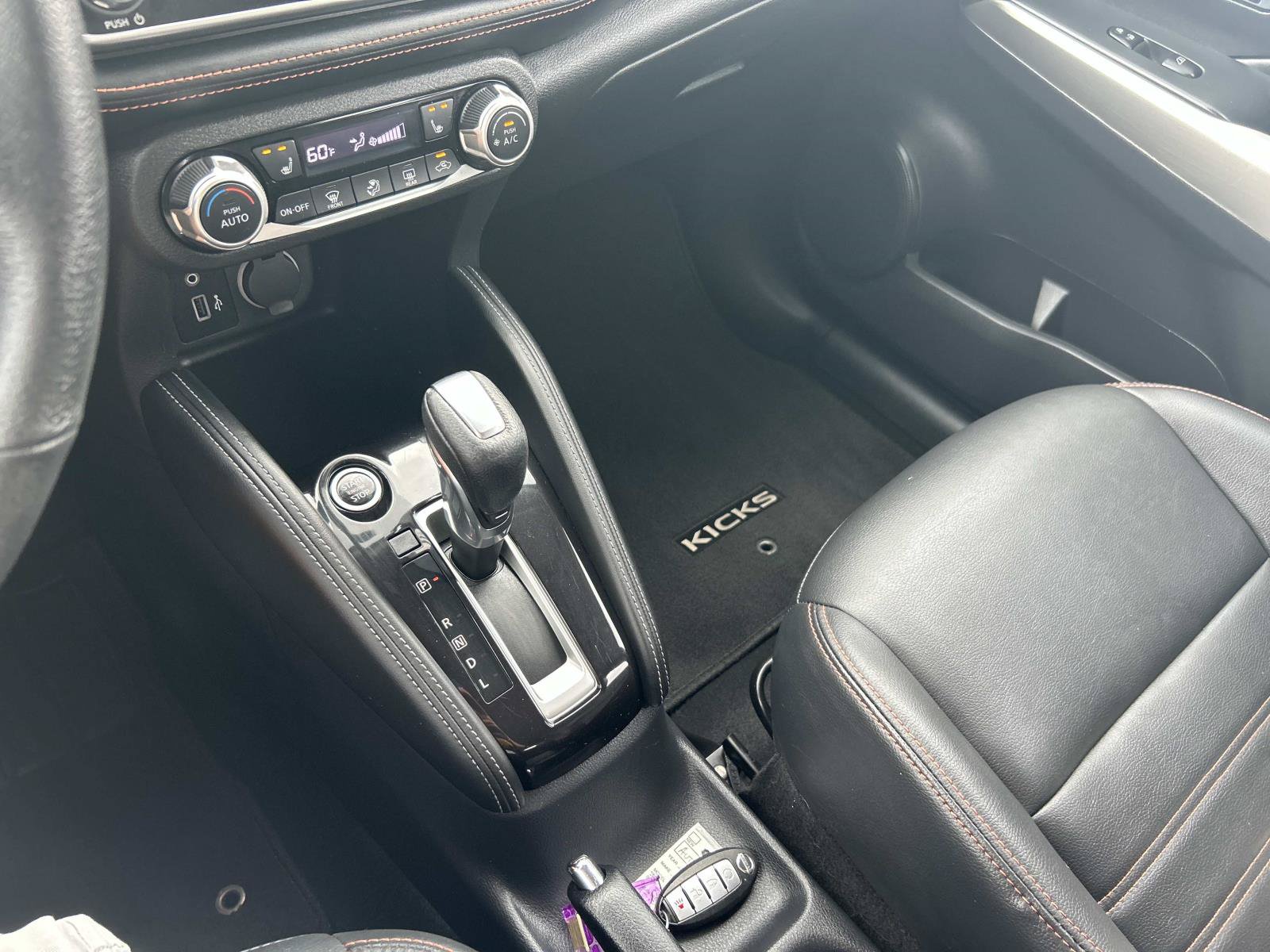 Used 2020 Nissan Kicks SR w/ SR Premium Package FWD image 30