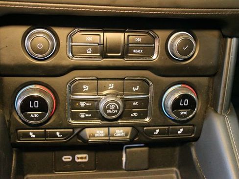 Used 2023 Chevrolet Tahoe LT image 31