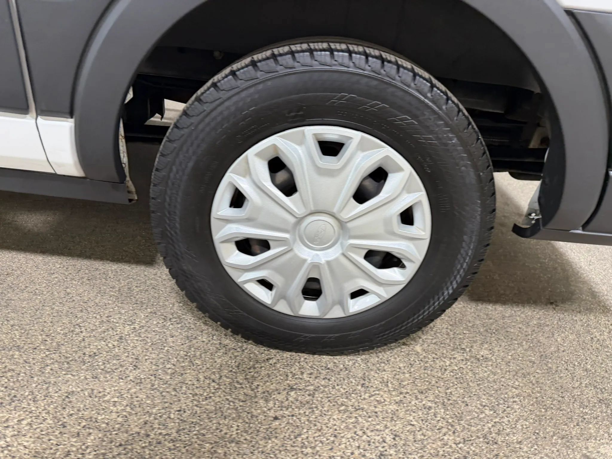 Used 2018 Ford Transit 150 XL RWD image 59