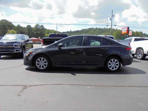 Used 2024 Toyota Corolla LE FWD image 1