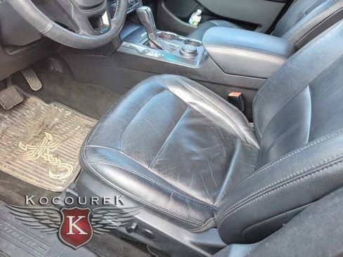 Used 2016 Ford Explorer XLT w/ Equipment Group 202A image 7