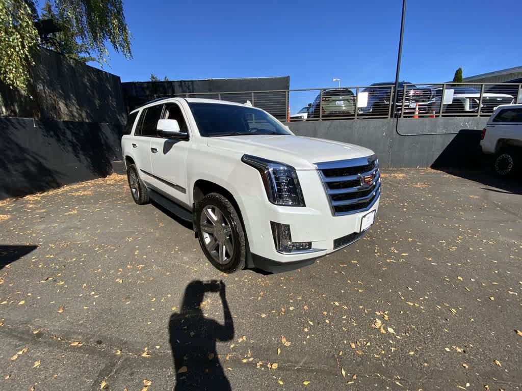 Used 2019 Cadillac Escalade Premium Luxury AWD/4WD image 8