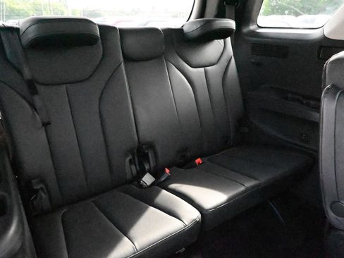 Used 2025 Hyundai Palisade SEL FWD image 33