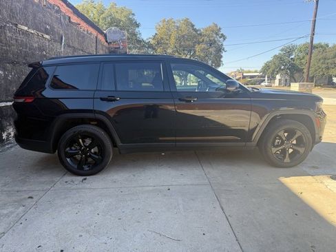 Used 2024 Jeep Grand Cherokee L Limited w/ Luxury Tech Group II image 7