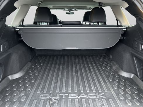 Used 2023 Subaru Outback Limited image 9