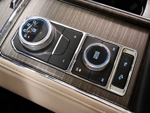 Used 2024 Ford Expedition Limited image 28