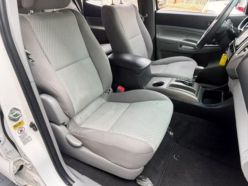 Used 2014 Toyota Tacoma 4x4 Double Cab w/ SR5 Package image 20