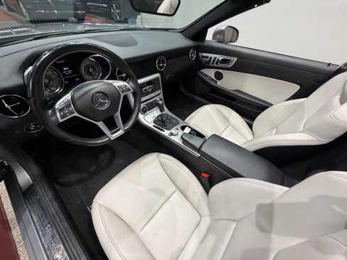 Used 2013 Mercedes-Benz SLK 250 image 19