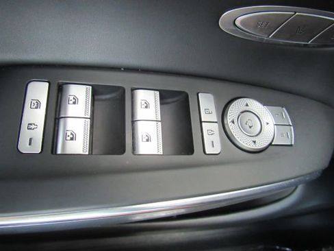 Used 2022 Genesis GV70 2.5T w/ Select Package image 39