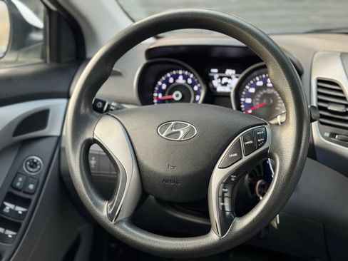 Used 2015 Hyundai Elantra SE image 26