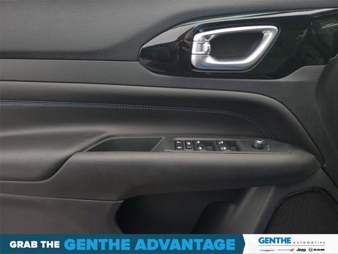 Used 2026 Jeep Compass Limited image 10