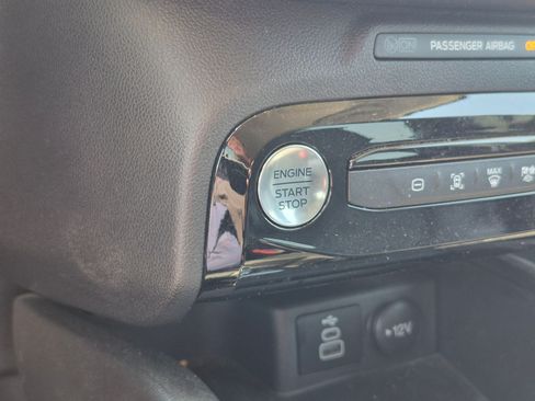 Used 2025 Ford Escape SE FWD image 21