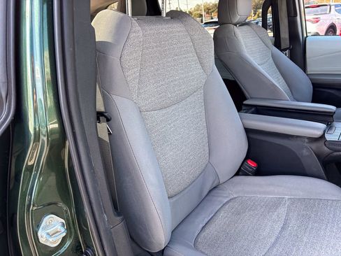 Certified 2025 Toyota Sienna LE image 38