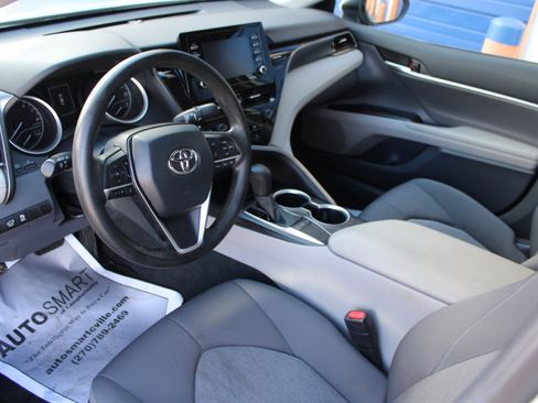 Used 2023 Toyota Camry LE image 12